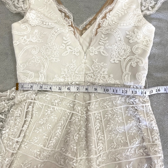 Ivory Lace Sheath Dress Size 4 - Picture 14 of 15